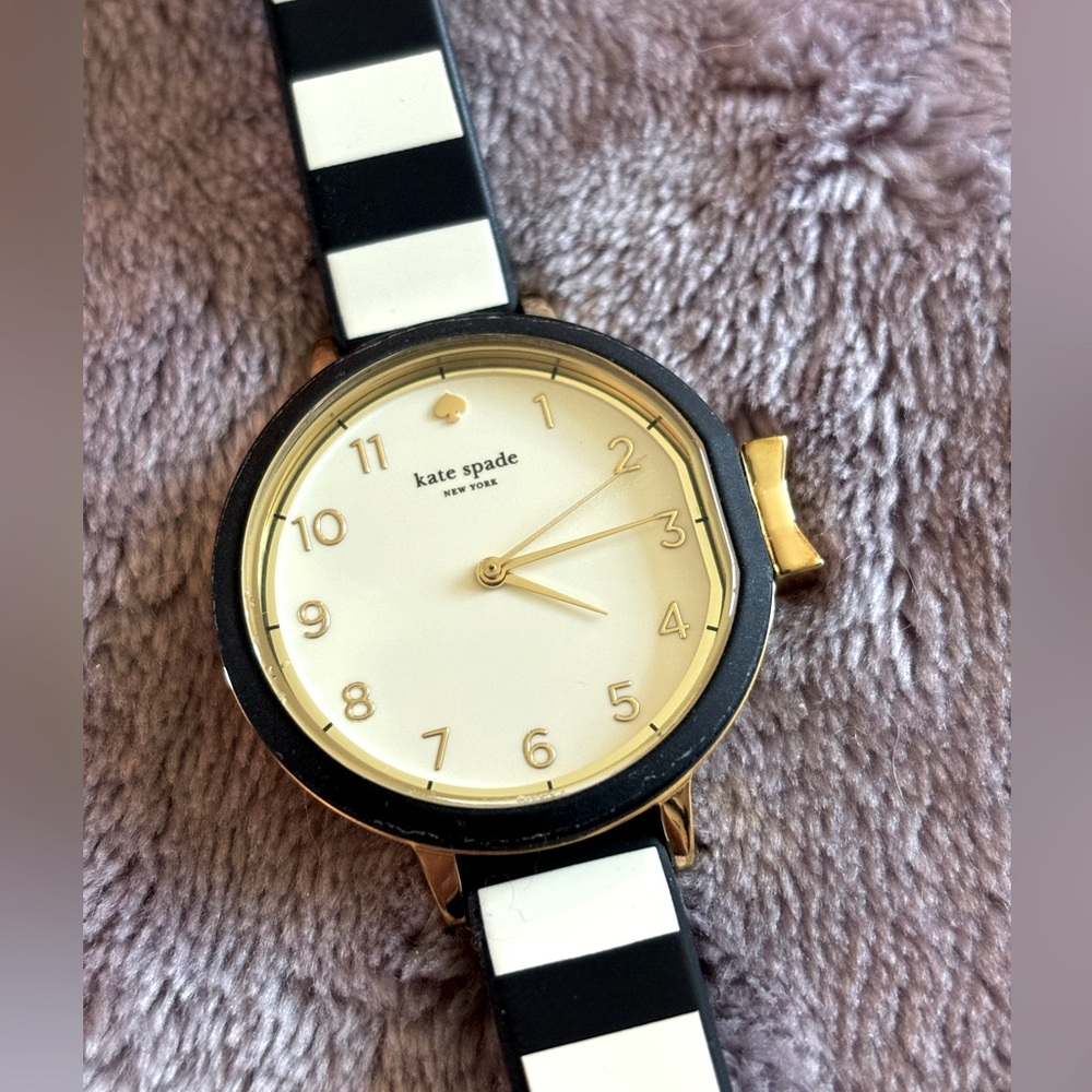 Kate Spade stripe watch 🖤🤍